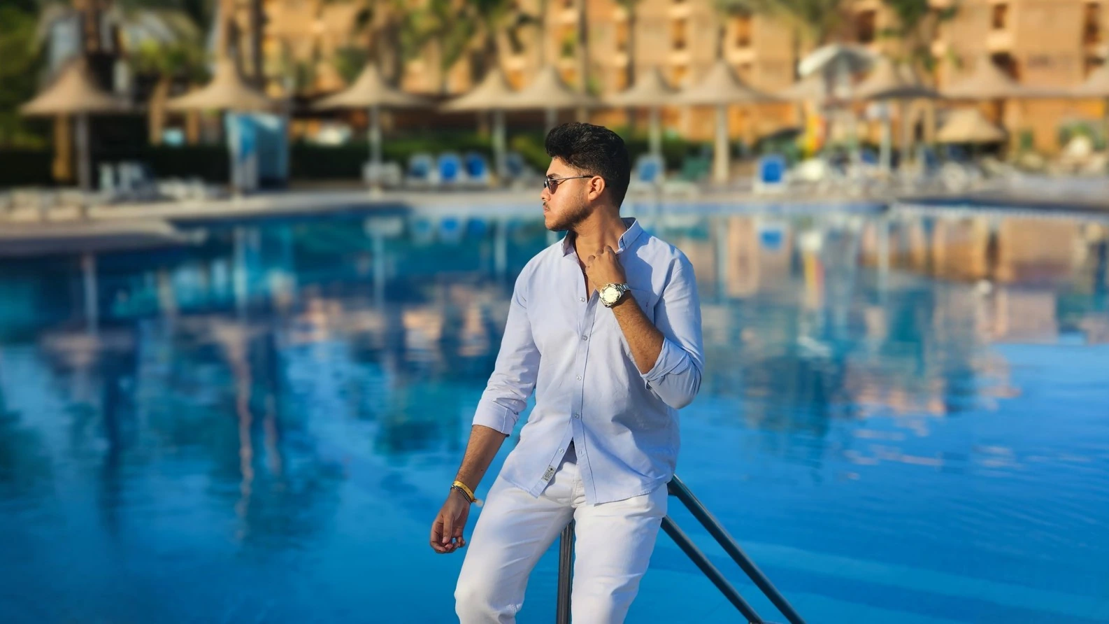 Carlos Shenouda - كارلوس شنوده | Frontend Developer, Graphic Designer & Model in Egypt | Web & Portfolio Designer