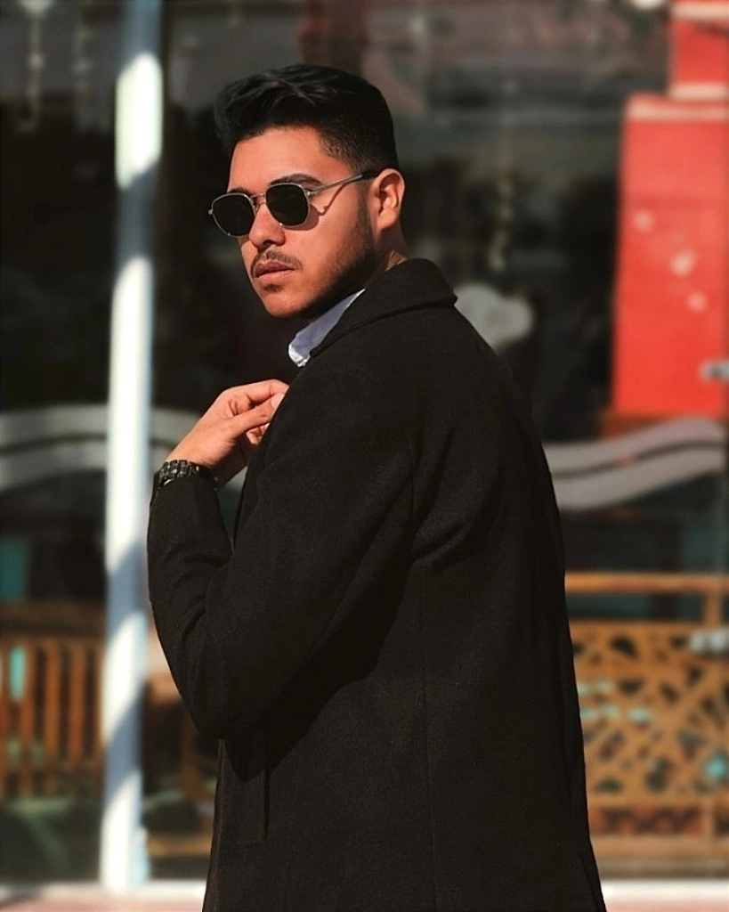Carlos Shenouda - كارلوس شنوده | Creative Portfolio | Egyptian Web & Graphic Designer